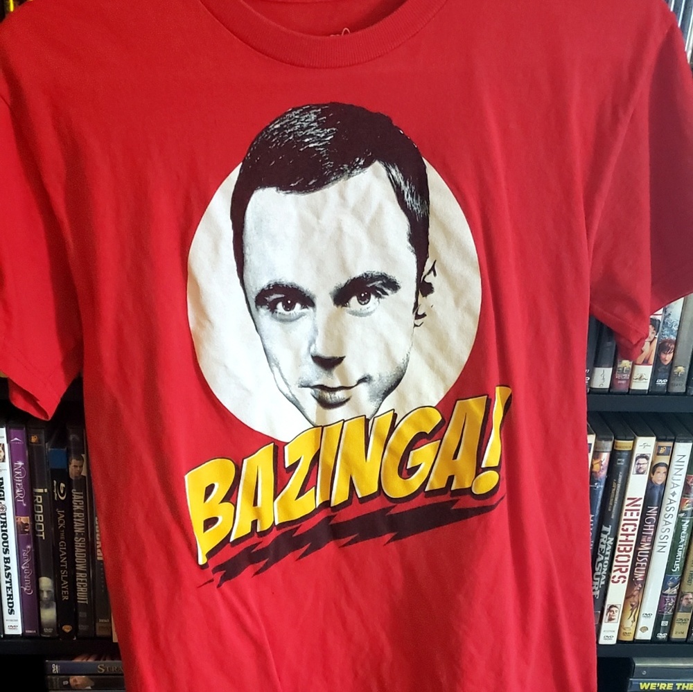 Big bang theory Tee size small